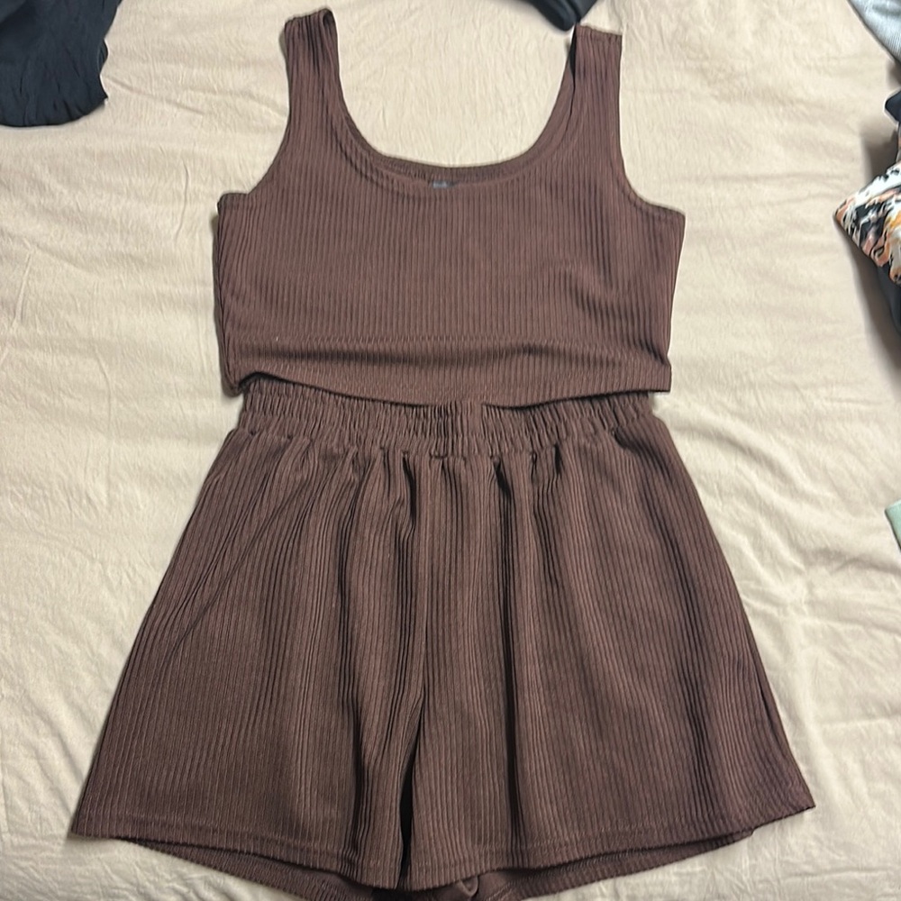 SHEIN Brown Ribbed Shorts Set